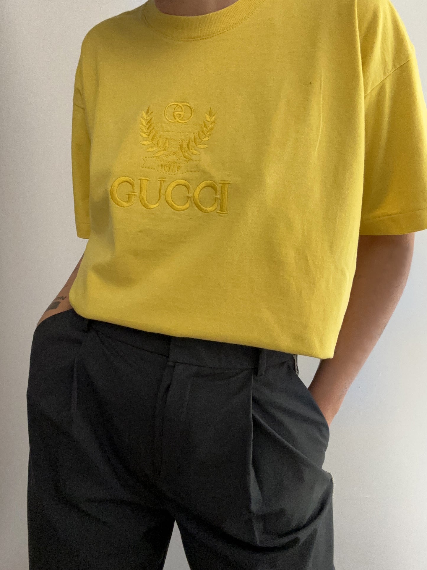 Gucci vintage yellow shirt embroidery logo