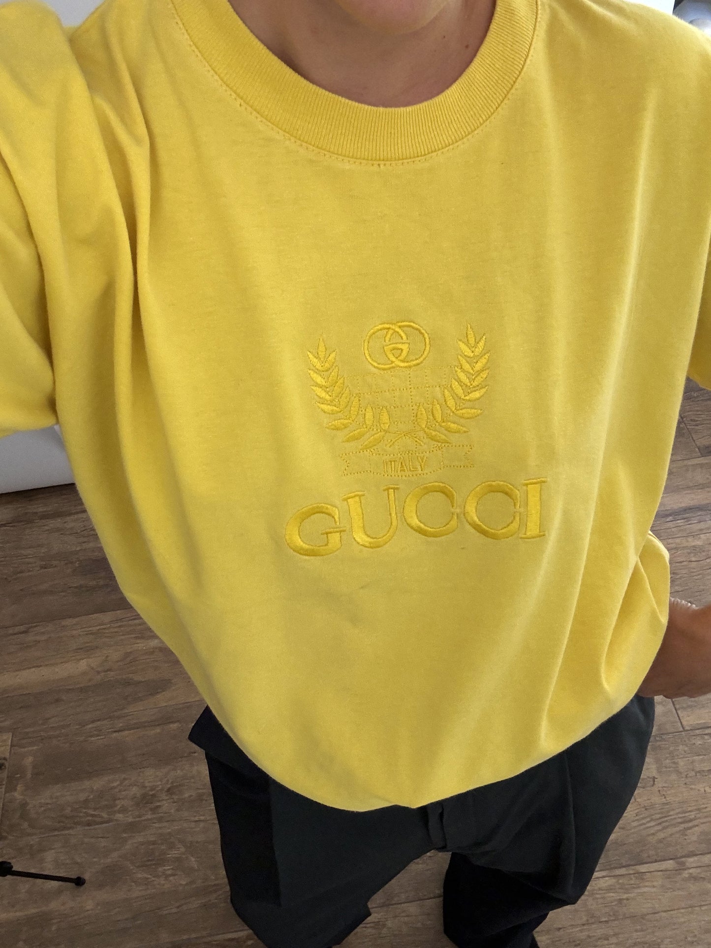 Gucci vintage yellow shirt embroidery logo